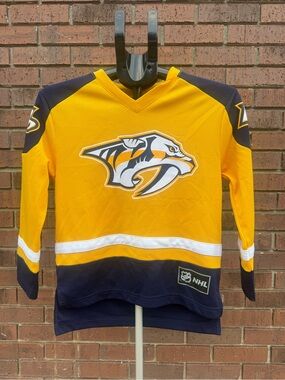 Nashville Predators #9 Filip Forsberg Youth Jersey Medium 8 NHL Outerstuff Gold